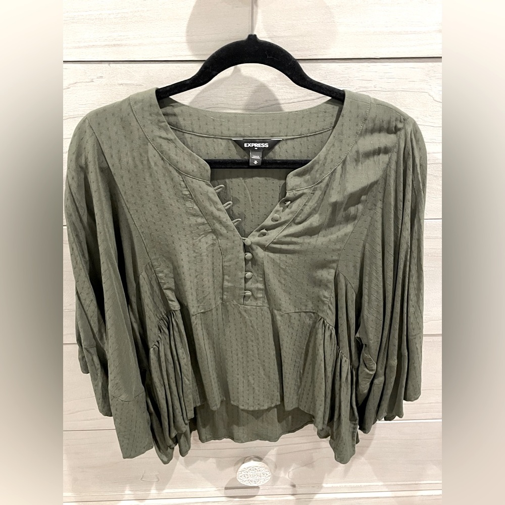 Express green kimono sleeve top great condition like new